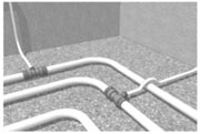Tubo in pex preisolato per linee di distribuzione Tubo in pex preisolato per linee di distribuzione