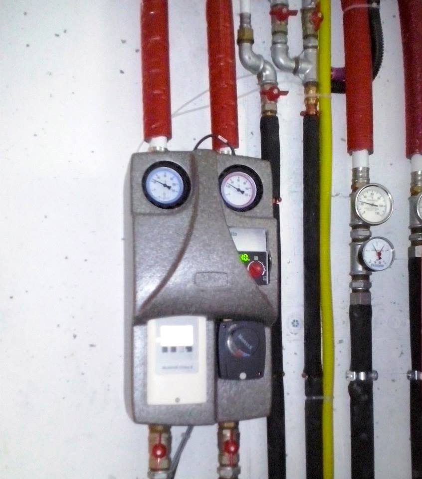 Gruppo pompaggio casa legno Gruppo pompaggio casa legno